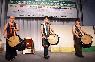 Collaboration performance of calligraphy and taiko