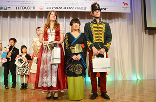 National Costume Award winners: Julia Seres & Peter Marko (Hungary)