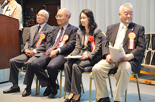 Presenters of prizes for the Main Tournament
