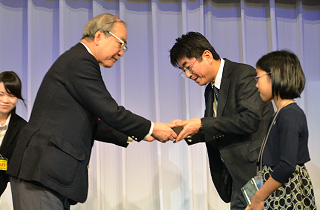 Presentation of a Shield to the B Block winning pair