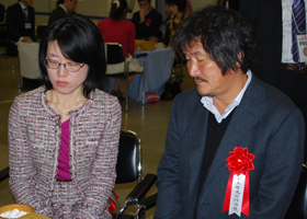 Kikuyo Aoki 8-dan , 25th Honinbo Chikun