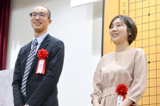 石田芳夫二十四世本因坊と小川誠子六段